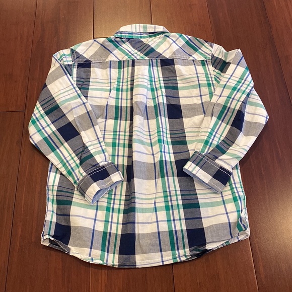Tommy Hilfiger button up shirt - Picture 2 of 3